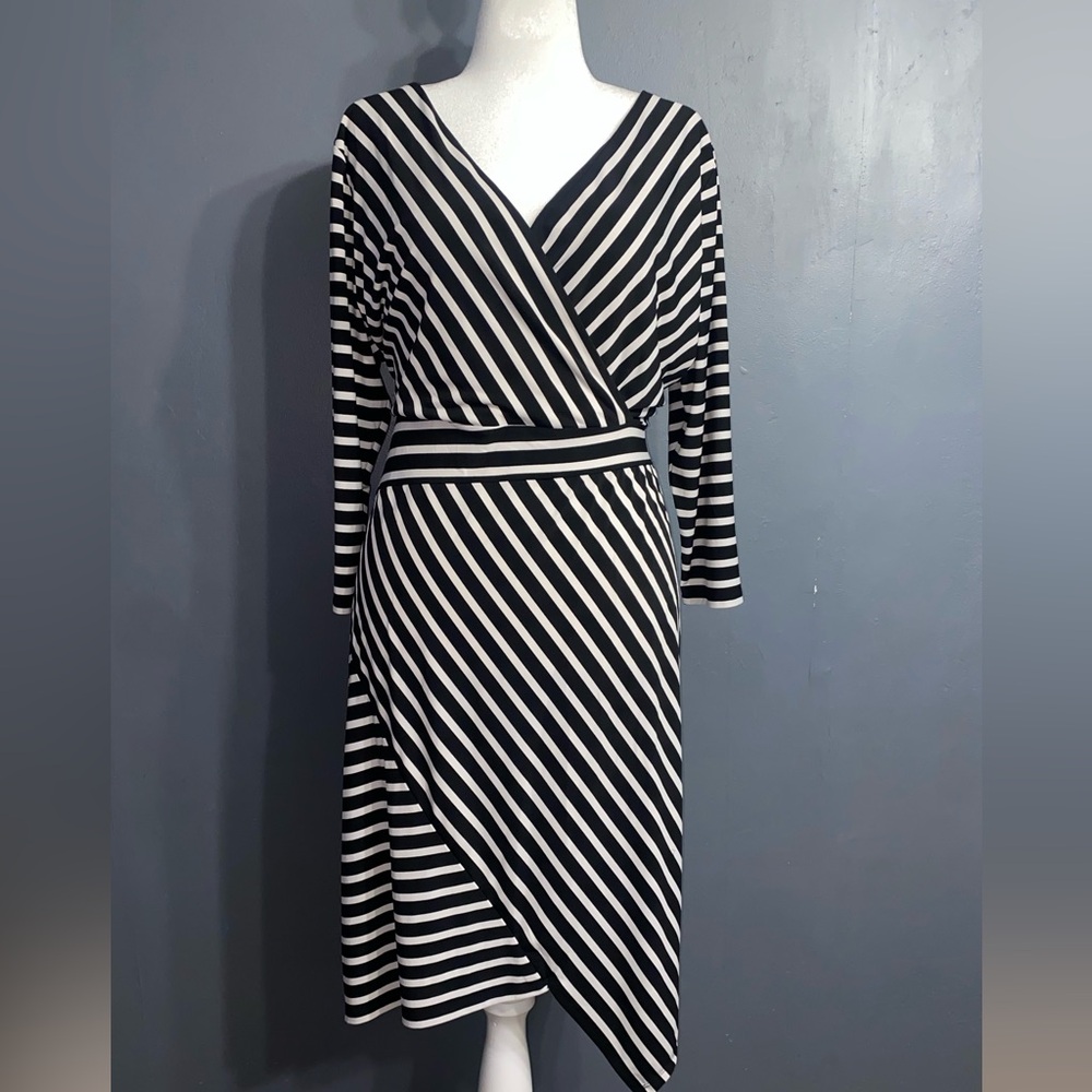Lane Bryant Black and white faux wrap asymmetric dress size  18/20
